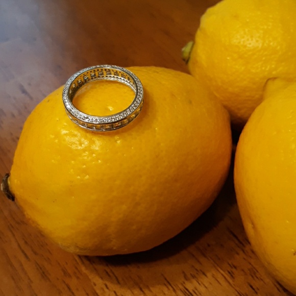 Ring - Picture 2 of 7